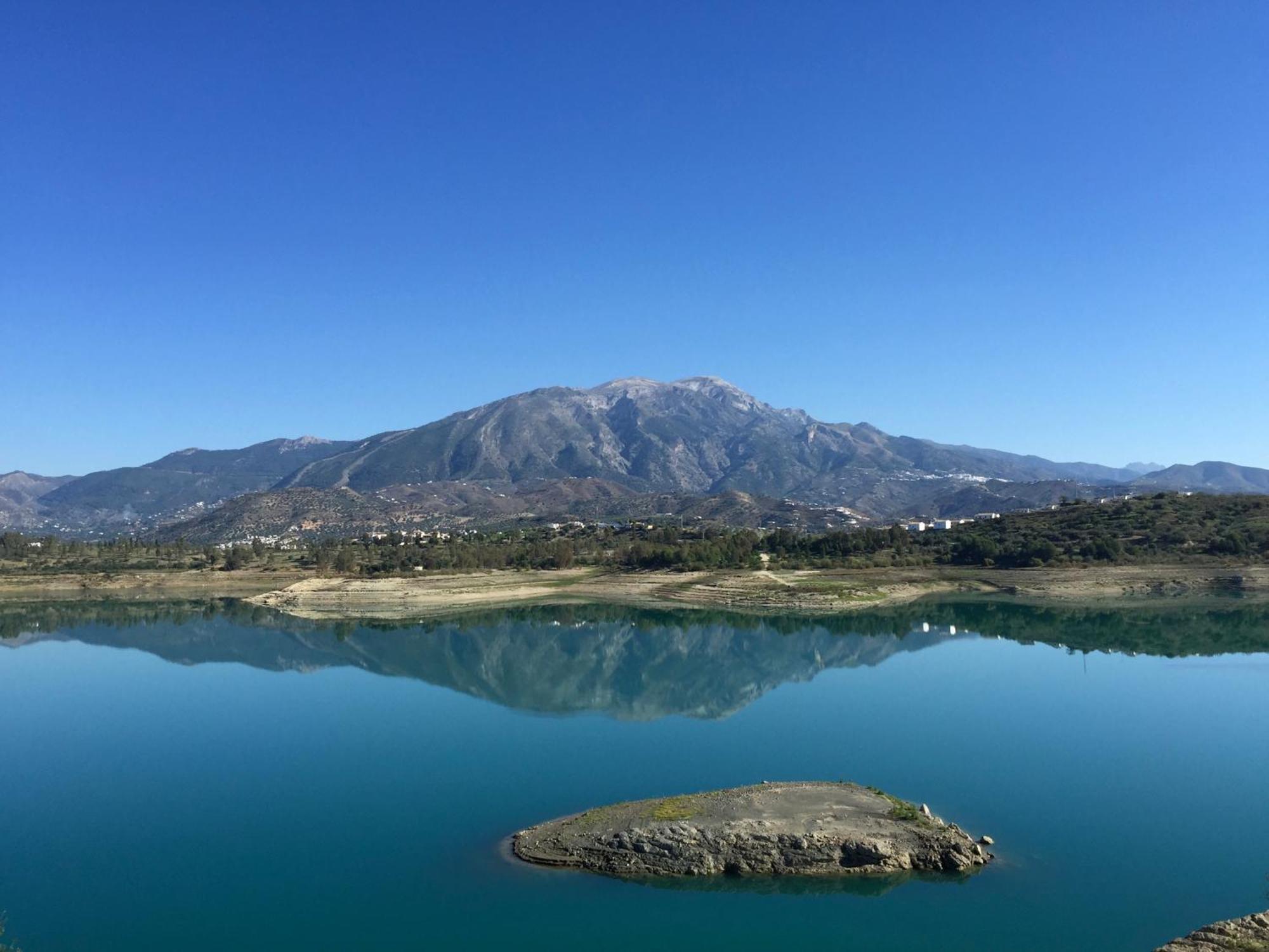Villa La Fuente Mondrón Екстериор снимка